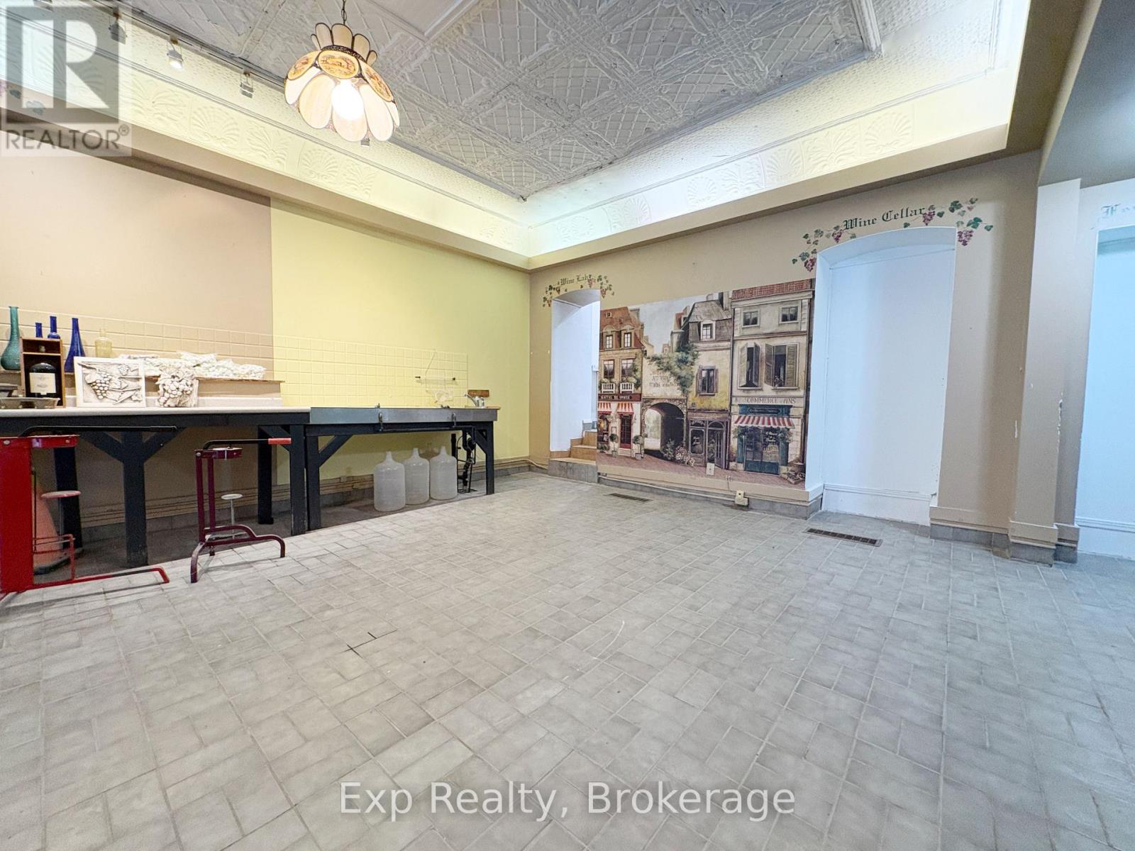 Commercial Lease in Greater Napanee (Greater Napanee) 3