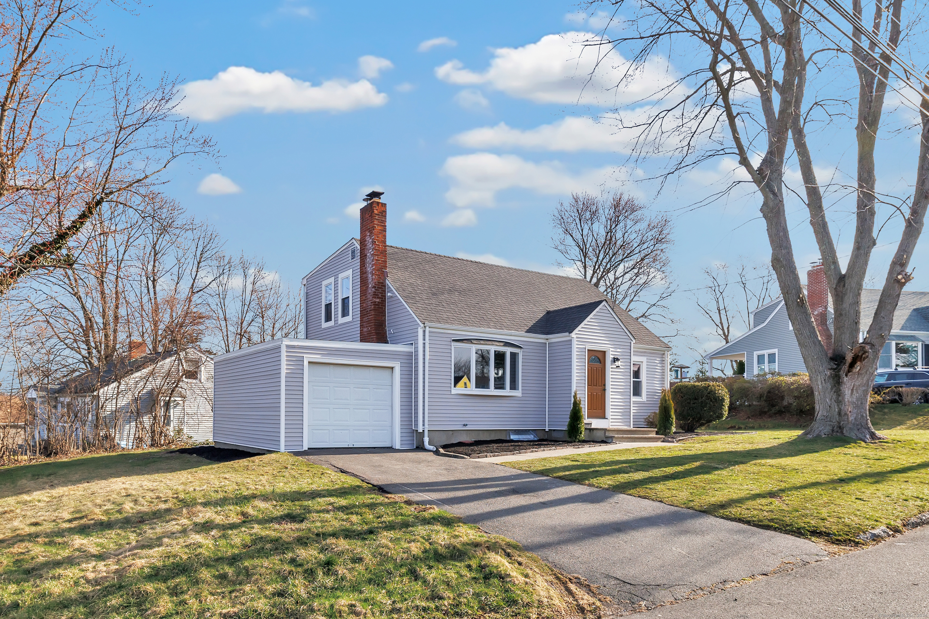 Catherine Ct, Milford, CT 06460