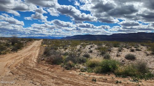 3304 Trumpet Dr, Yucca, AZ, 86438 | Card Image
