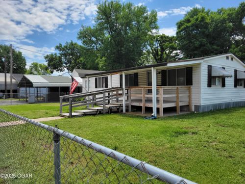 401 E Daugherty St, Carterville, MO, 64835-1564 | Card Image
