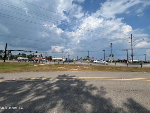 10853 Old Highway 67, D'Iberville, MS, 39540-8091 | Card Image