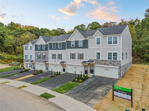 2006 Canterbury Dr, Imperial, PA, 15126-9179 | Card Image