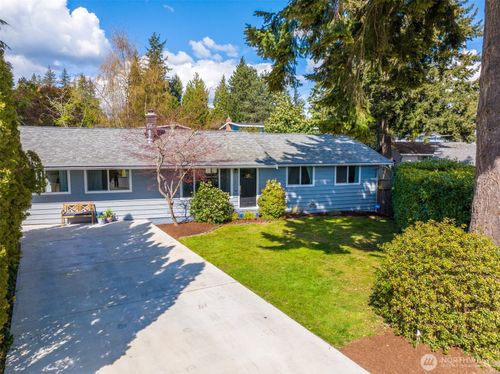 8242 Ne 143rd Pl, Kirkland, WA, 98034-5032 | Card Image