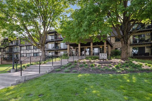 apt-306-215 Barry Ave S, Wayzata, MN, 55391-1648 | Card Image
