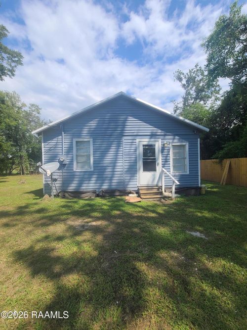 1032 N Railroad Ave, Opelousas, LA, 70570-4366 | Card Image