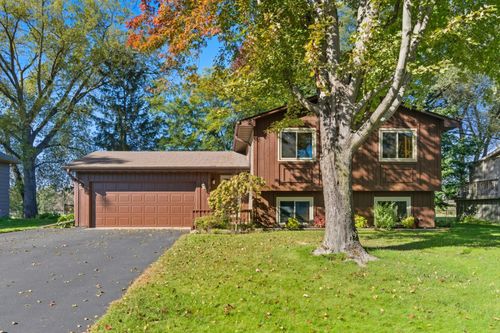 10528 Marmon St Ne, Circle Pines, MN, 55014-1590 | Card Image
