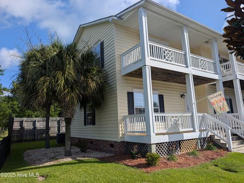 3 Sloop St, Swansboro, NC, 28584-8657 | Card Image