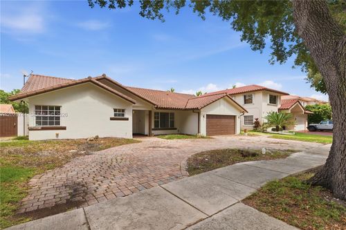 16501 Nw 84th Ct, Miami Lakes, FL, 33016-6141 | Card Image