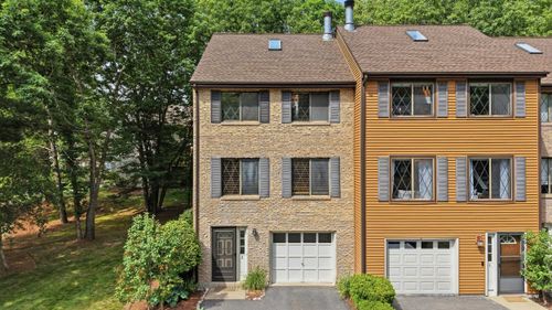 2 Winrow Dr, Merrimack, NH, 03054-4093 | Card Image