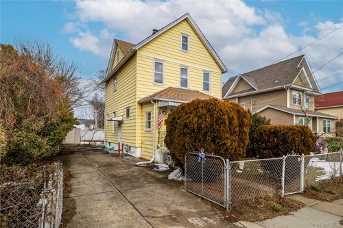 21 Washington Ave, Lynbrook, NY, 11563-2723 | Card Image