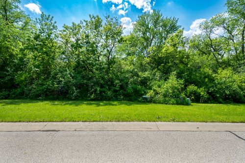 7381 English Oak Ln, Spring Grove, IL, 60081-7917 | Card Image