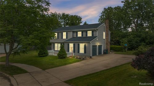 1633 Fleetwood Dr, Troy, MI, 48098-2512 | Card Image