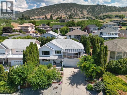 30 Grandview St, Penticton, BC, V2A4E4 | Card Image