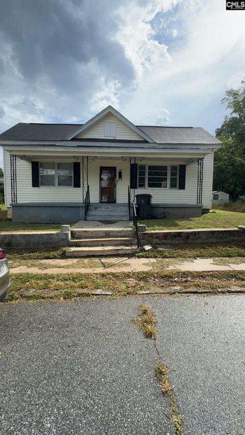 323 Caldwell St, Newberry, SC, 29108-4309 | Card Image