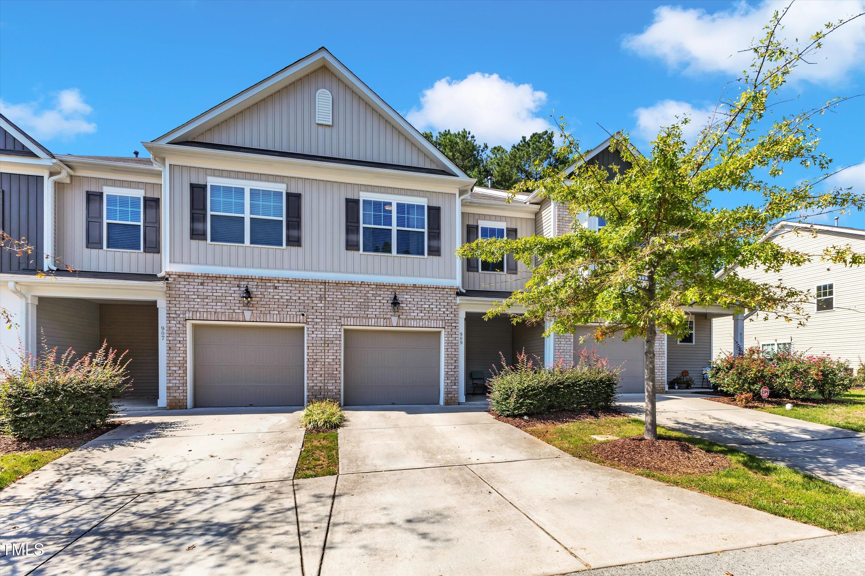 Saratoga Dr, Durham, NC 27704