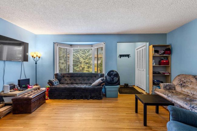 9 - 6103 Madigan Dr Ne, Home with 3 bedrooms, 1 bathrooms and 1 parking in Calgary AB | Image 2