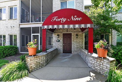 101-49 Cherokee Cir, Madison, WI, 53704-1059 | Card Image