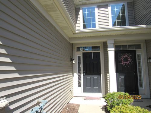 494 S Jade Ln, Round Lake, IL, 60073-8162 | Card Image