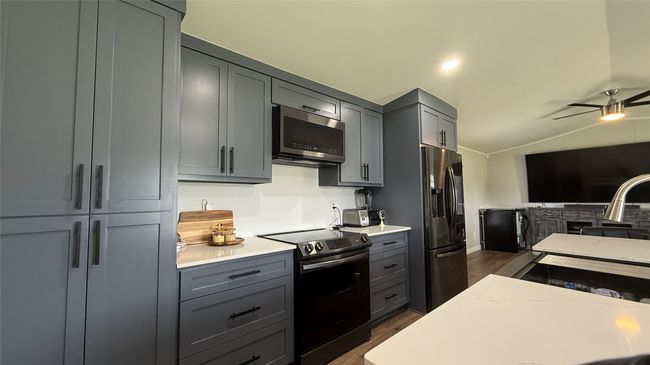 5904 Falcon Ct N, House other with 3 bedrooms, 2 bathrooms and null parking in Joshua TX | Image 6