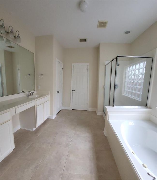 17818 Strolling Stream Ln, House other with 4 bedrooms, 2 bathrooms and 3 parking in Richmond TX | Image 7