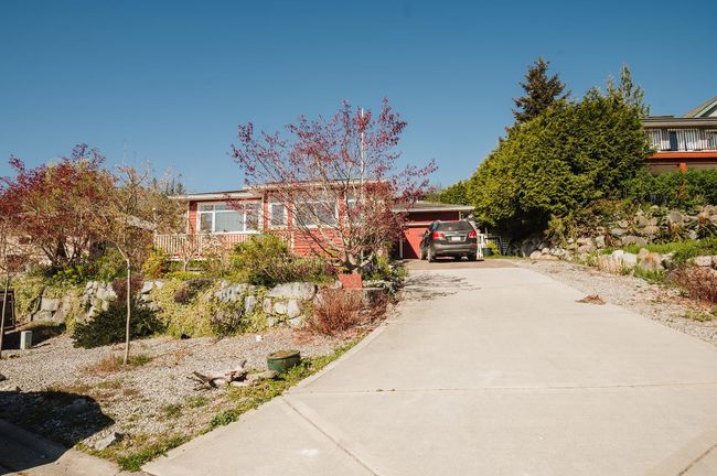 5599 Medusa Place, House other with 3 bedrooms, 2 bathrooms and 2 parking in Sechelt BC | Image 37