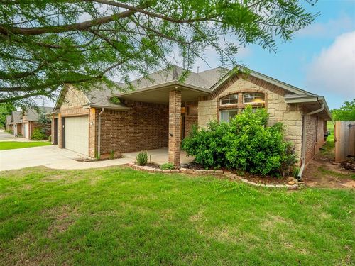 2716 Se 39th St, Moore, OK, 73160-0621 | Card Image