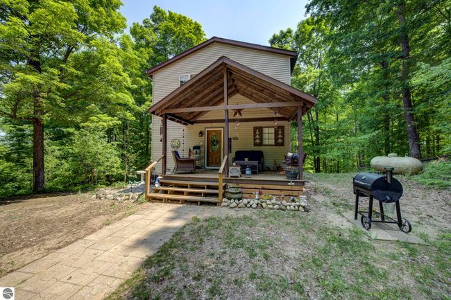 3721 W 18 Rd, House other with 4 bedrooms, 1 bathrooms and null parking in Mesick MI | Image 6
