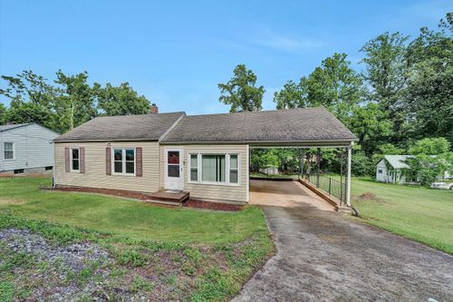 130 Harvey St, Rocky Mount, VA, 24151-2216 | Card Image