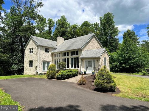305 Thousand Acre Rd, SELLERSVILLE, PA, 18960-1037 | Card Image