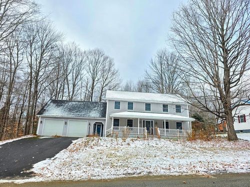 42 Western Avenue, East Millinocket, ME, 04430 | Card Image