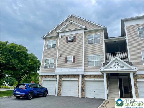 1009 Old Course Ln, Williams Twp, PA, 18042-6975 | Card Image