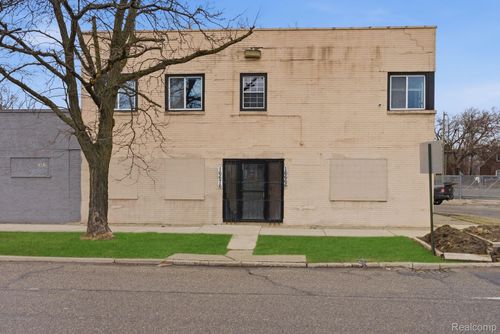 16666 James Couzens Fwy, Detroit, MI, 48221-2824 | Card Image