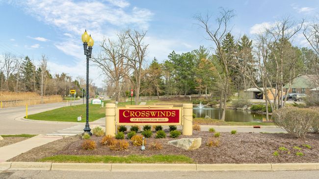 38906 Country Cir, Condo with 2 bedrooms, 3 bathrooms and null parking in Farmington Hills MI | Image 37
