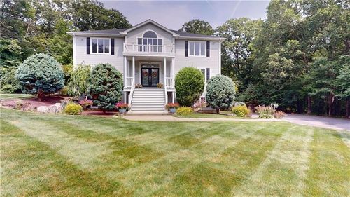 9 Mahoney Dr, Hope, RI, 02831-1449 | Card Image