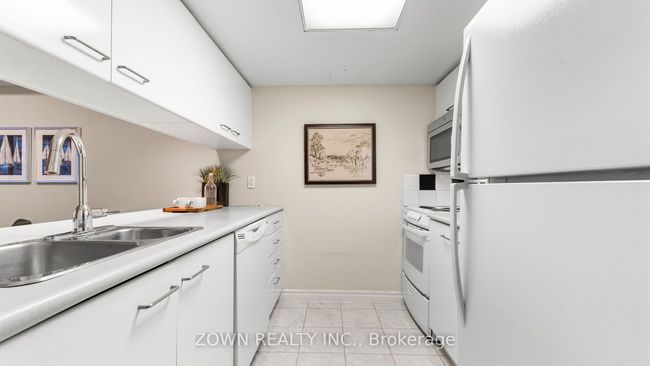 711 - 38 Elm St, Condo with 2 bedrooms, 2 bathrooms and null parking in Toronto ON | Image 7