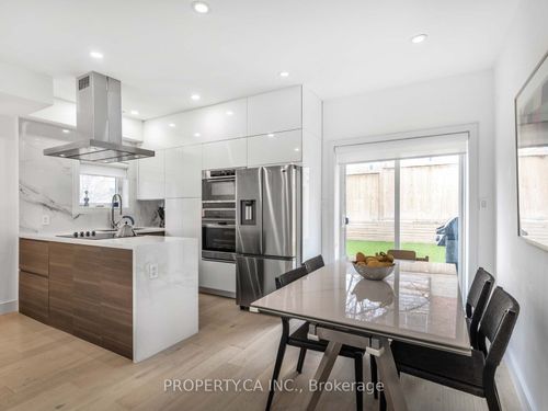 1526 Davenport Rd, Toronto, ON, M6H2H8 | Card Image