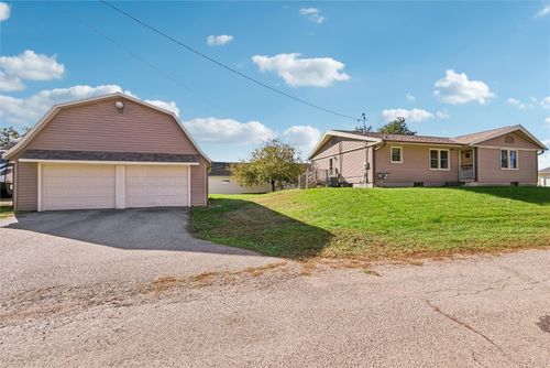 104 Walnut St Nw, Blairstown, IA, 52209 | Card Image