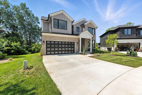 54695 Camden Ct, Utica, MI, 48316-3628 | Card Image