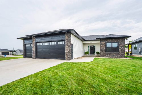 115 19th St Se, Le Mars, IA, 51031-8907 | Card Image