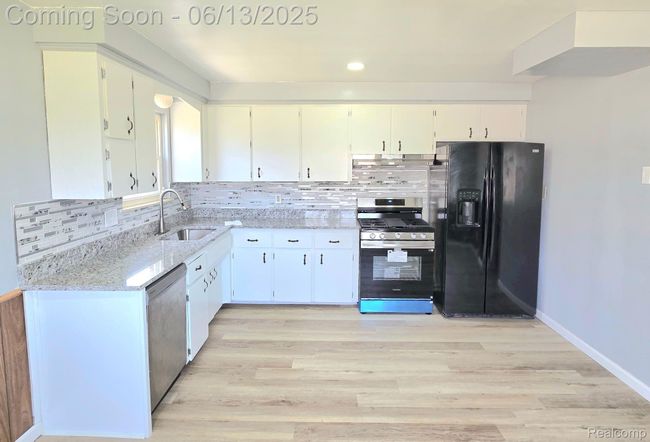 8340 Anna Ave, House other with 3 bedrooms, 2 bathrooms and null parking in Warren MI | Image 4