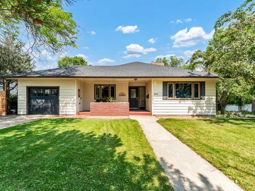 302 Prospect Drive Sw, Medicine Hat, AB, T1A4B7 | Card Image