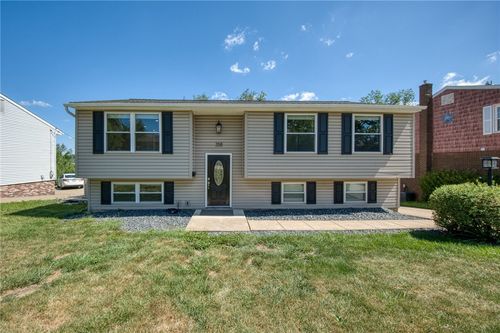 358 Toura Dr, Pleasant Hills, PA, 15236-4511 | Card Image
