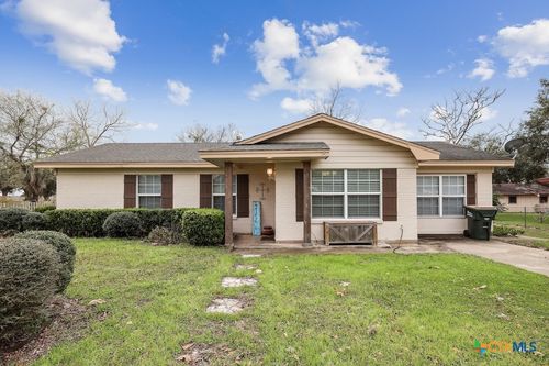 103 Poenitsch St, Cuero, TX, 77954-2325 | Card Image