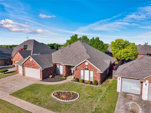 17105 Gladstone Ln, Edmond, OK, 73012-6865 | Card Image