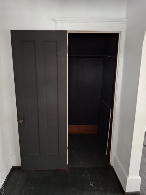 253 Grove St, Highland Park, MI, 48203-2566 | Card Image