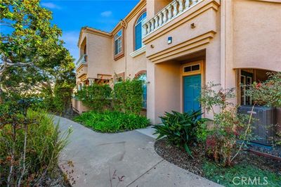 25 - Cameo Drive, Condo with 2 bedrooms, 2 bathrooms and 1 parking in Oceanside CA | Image 1