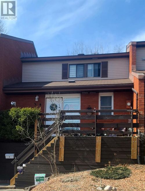 8 Capital Pl, Elliot Lake, ON, P5A2P8 | Card Image