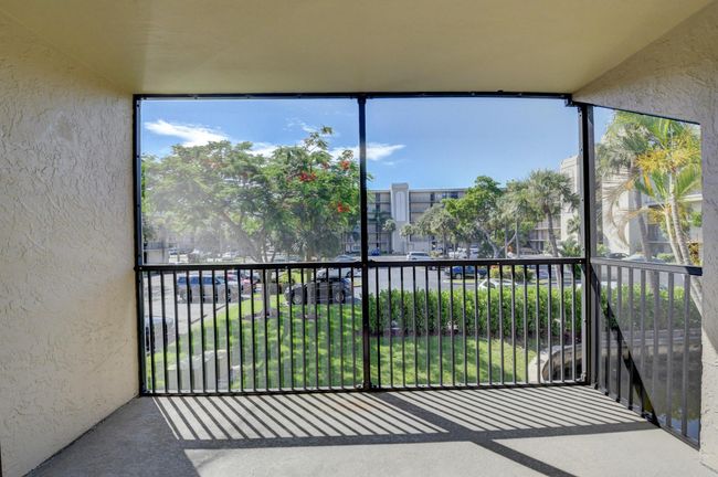 UNIT-202 - 16 Royal Palm Way, Condo with 2 bedrooms, 2 bathrooms and null parking in Boca Raton FL | Image 19