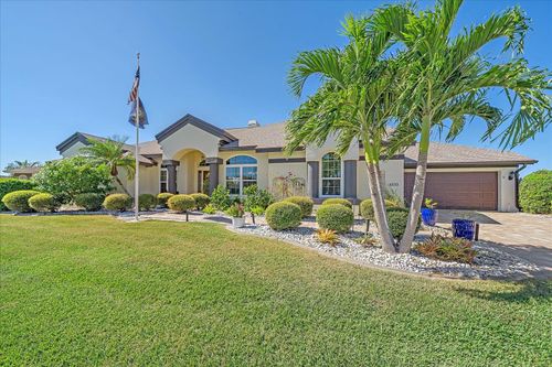 4333 Presidential Avenue Cir E, Bradenton, FL, 34203-4018 | Card Image