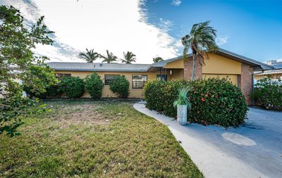 12000 6 Th Street E, House other with 3 bedrooms, 2 bathrooms and null parking in TREASURE ISLAND FL | Image 2